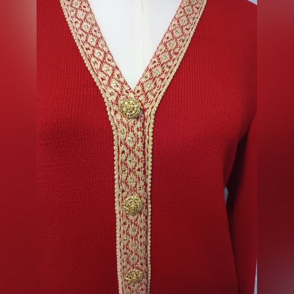 Beautiful St. John Sweater Jacket and full length skirt. Absolutely elegant! - Picture 7 of 8